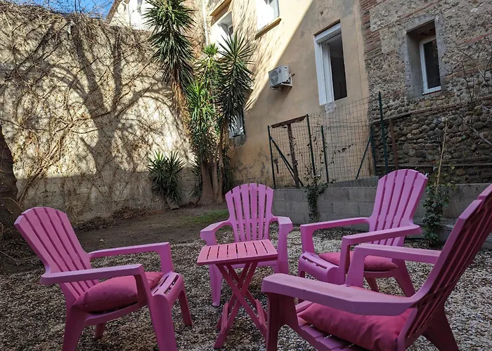 Proche Du Centre Ville, Calme, Climatise, Avec 2 Salles D'eau Appartement